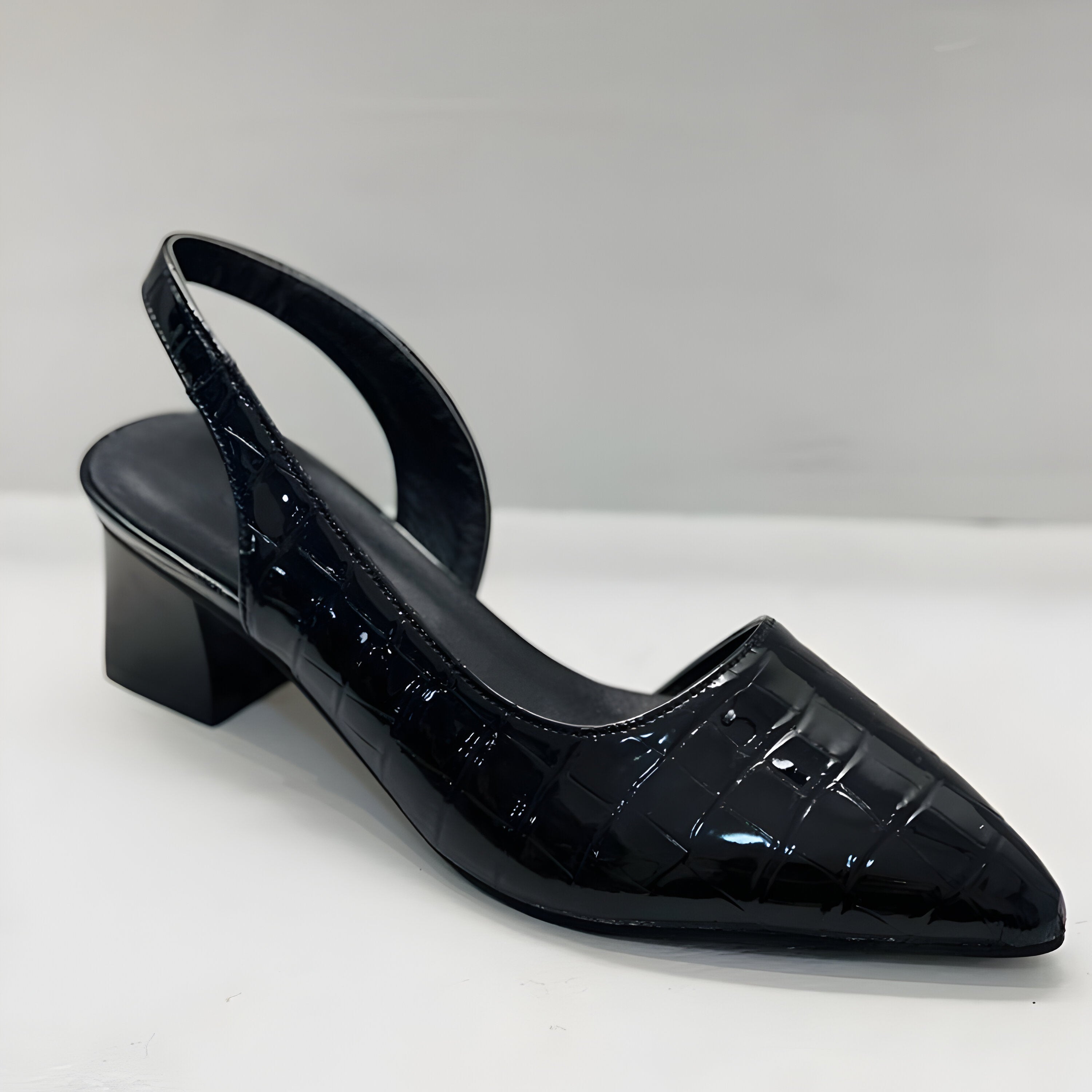 CLARA™ – Talons Orthopédiques Élégants et Confortables